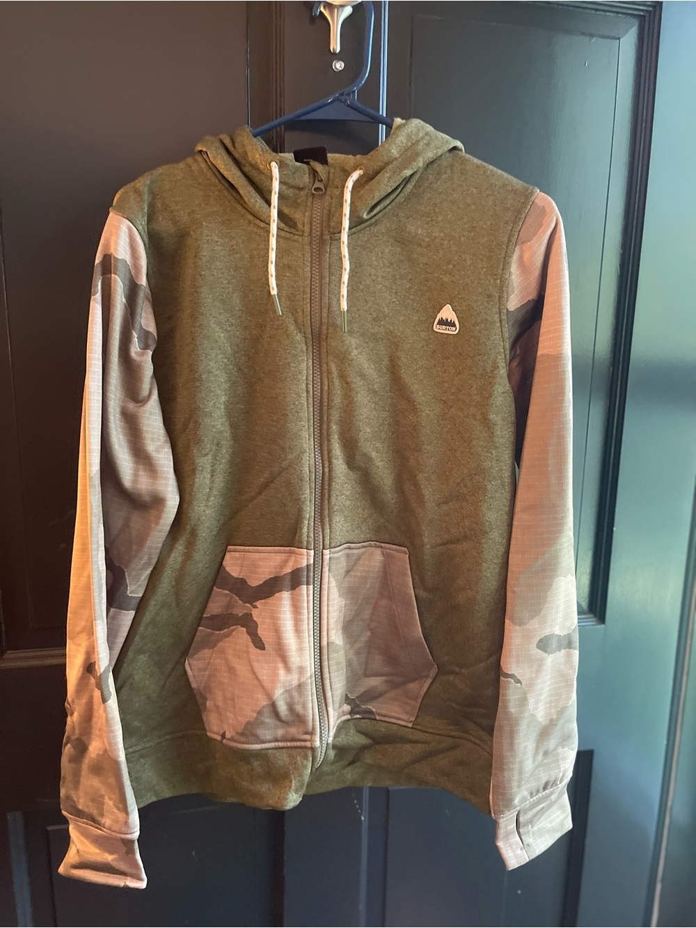 Women’s Camo Burton zip up hoodie